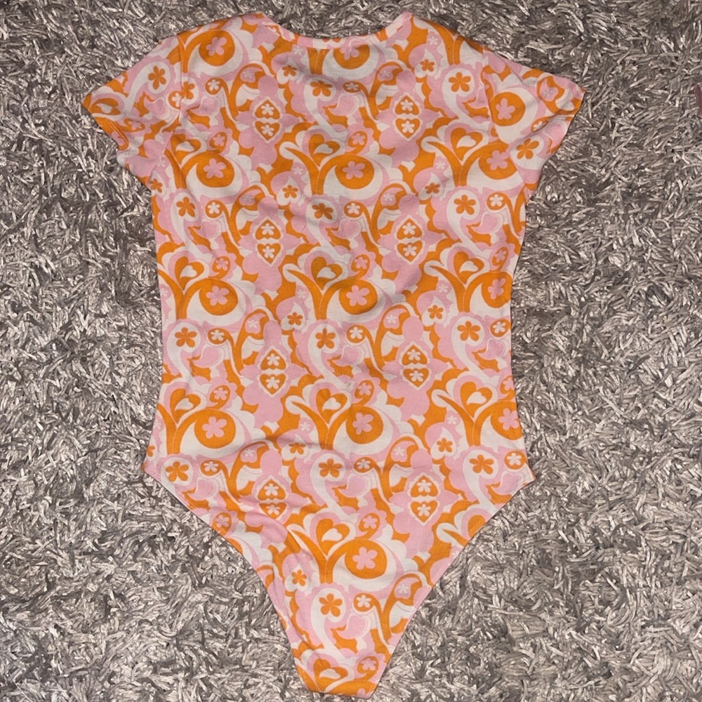 Pink and orange print rue 21 bodysuit never worn - Picture 3 of 4